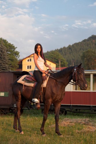Красивые фото Наташки с конем (ЭРОТИКА)
